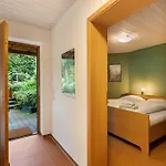 Haus Ersfeld - Gartenwohnung Апартаменты *