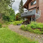 Апартаменты Haus Ersfeld - Gartenwohnung Бад-Тайнах-Цавельштайн